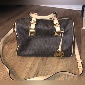 Michael Kors speedy style bag